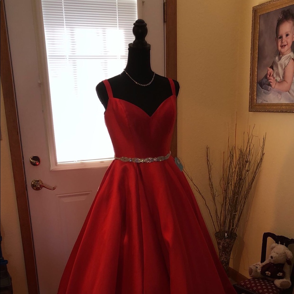 Red Sherri Hill Prom Dress!